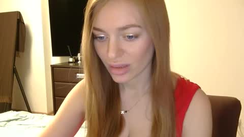 Snapshot of mariwell chatting on 04.12.26 mariwell online show from 04.12.26