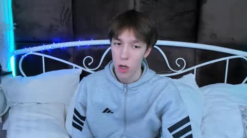 Snapshot of mark_branston chatting on 02.04.26 Mark online show from 02.04.26