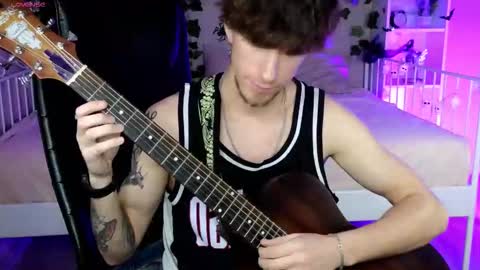 Snapshot of mark_caron chatting on 11.03.25 mark_caron online show from 11.03.25