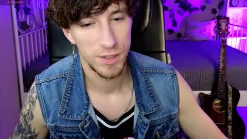 Snapshot of mark_caron chatting on 11.05.25 mark_caron online show from 11.05.25