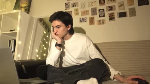 Mark online show from 11.11.25