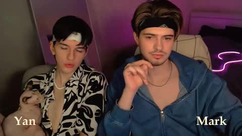 Snapshot of mark_sun chatting on 09.27.25 Mark online show from 09.27.25