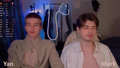 Snapshot of mark_sun chatting on 12.15.25 Mark online show from 12.15.25