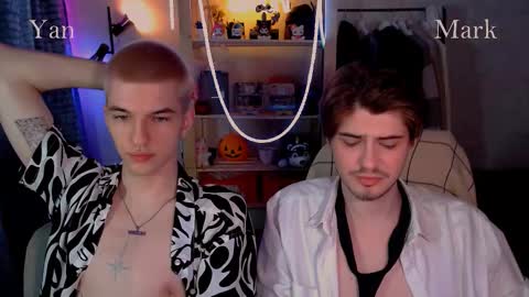 Snapshot of mark_sun chatting on 03.22.26 Mark online show from 03.22.26