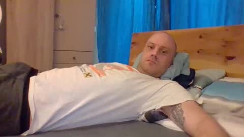 Snapshot of markus_7 chatting on 12.17.25 markus_7 online show from 12.17.25