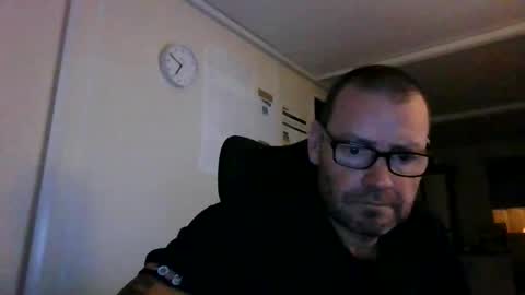 Snapshot of markyhowudoin chatting on 10.25.25 markyhowudoin online show from 10.25.25