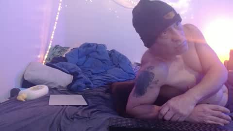 Snapshot of markymark101825061 chatting on 01.21.25 markymark101825061 online show from 01.21.25