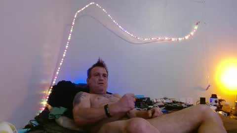 Snapshot of markymark101825061 chatting on 02.08.25 markymark101825061 online show from 02.08.25