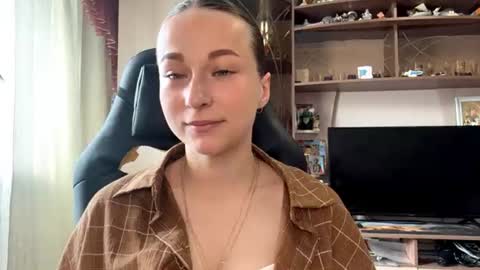 Snapshot of marlenahuit chatting on 06.15.26 Lena online show from 06.15.26