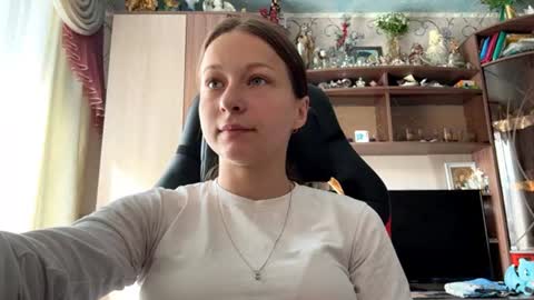 Snapshot of marlenahuit chatting on 06.21.26 Lena online show from 06.21.26