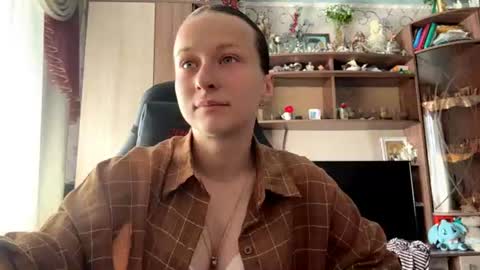 Snapshot of marlenahuit chatting on 06.27.26 Lena online show from 06.27.26