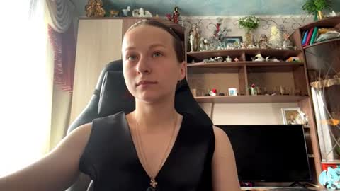 Snapshot of marlenahuit chatting on 06.28.26 Lena online show from 06.28.26