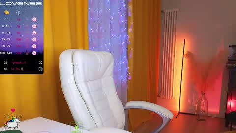 Snapshot of marmeladka777 chatting on 02.15.25 Alena online show from 02.15.25