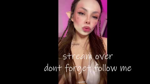 Snapshot of marniemercury322 chatting on 12.21.24 ANGIE online show from 12.21.24