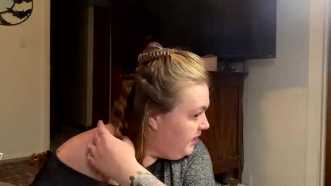 maroon_moon online show from 02.13.25