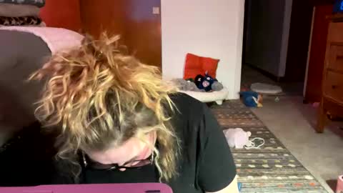 maroon_moon online show from 02.16.25