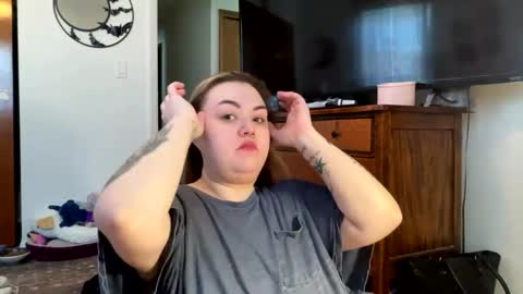 maroon_moon online show from 02.17.25