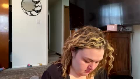 maroon_moon online show from 02.18.25