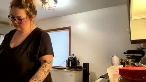 maroon_moon online show from 02.18.25