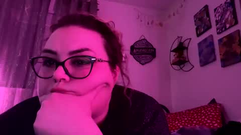 maroon_moon online show from 03.11.25