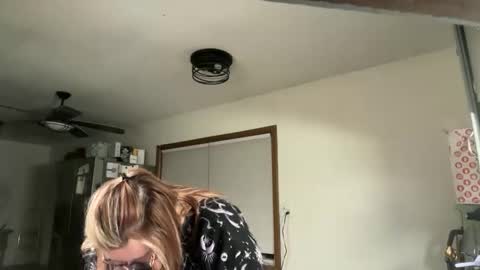 maroon_moon online show from 11.17.25