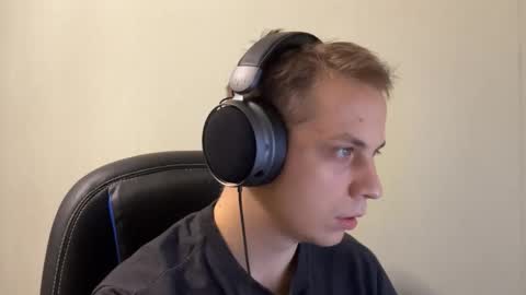 Snapshot of maroooa chatting on 12.18.25 Marko online show from 12.18.25