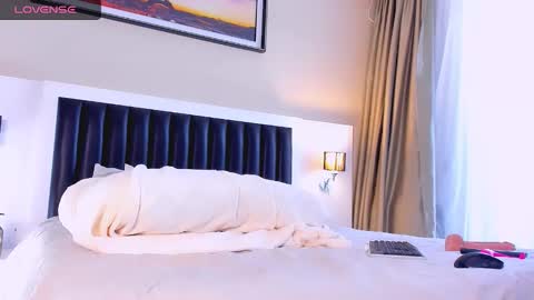 Mari online show from 11.23.25