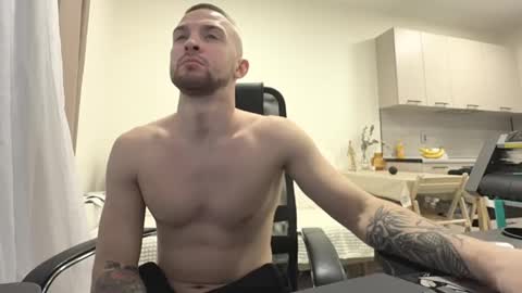 Snapshot of marselle_looker chatting on 12.20.25 Marselle online show from 12.20.25