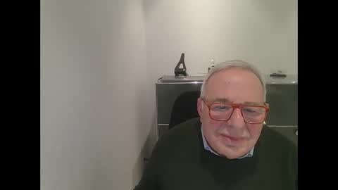 Snapshot of martin_1947 chatting on 01.14.25 martin_1947 online show from 01.14.25