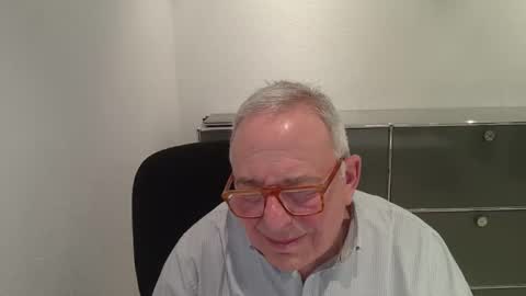 Snapshot of martin_1947 chatting on 12.14.25 martin_1947 online show from 12.14.25