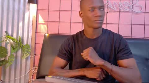 Snapshot of martin_killer chatting on 10.25.25 Martin online show from 10.25.25