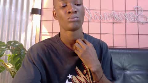 Snapshot of martin_killer chatting on 11.19.25 Martin online show from 11.19.25