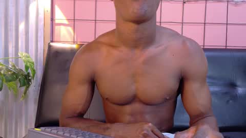 Snapshot of martin_killer chatting on 12.05.25 Martin online show from 12.05.25