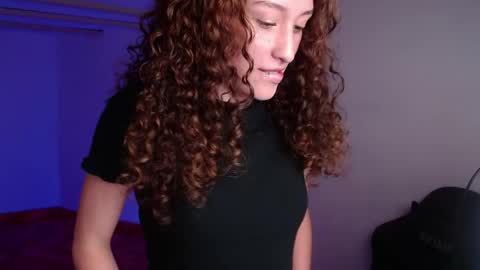 Snapshot of martina_adams chatting on 06.10.26 mari online show from 06.10.26