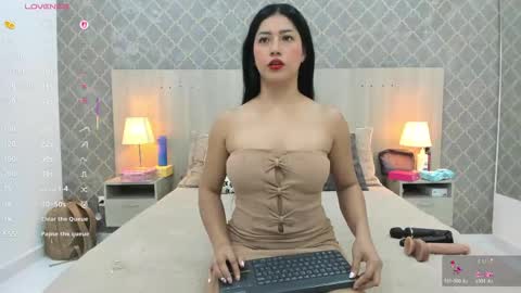Snapshot of martina_ayala chatting on 05.25.26 Martina online show from 05.25.26