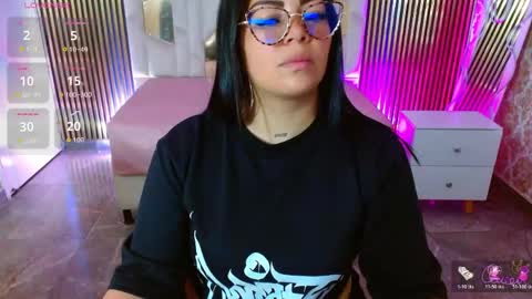 Snapshot of martina_tay chatting on 05.20.26 Hey im martina online show from 05.20.26