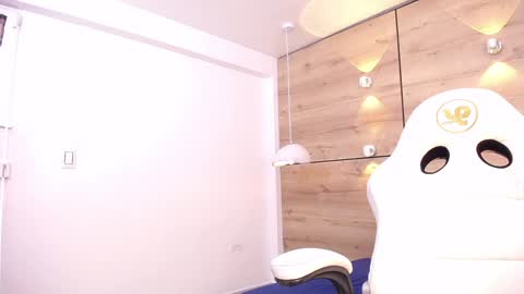 martina touss  online show from 02.02.25