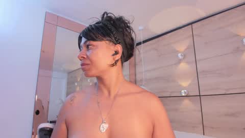 martina touss  online show from 11.04.25