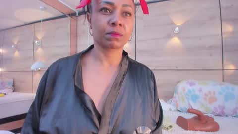 martina touss  online show from 11.18.25