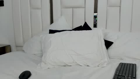 Martina Black online show from 01.25.25