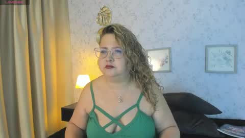 Snapshot of martinacurvy_ chatting on 05.26.26 Martina Caicedo online show from 05.26.26