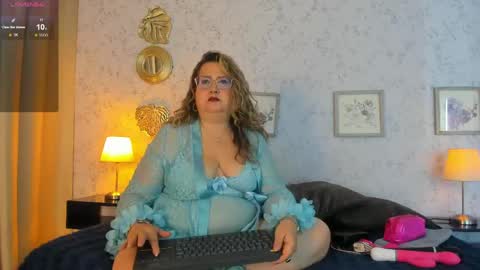 Snapshot of martinacurvy_ chatting on 06.05.26 Martina Caicedo online show from 06.05.26