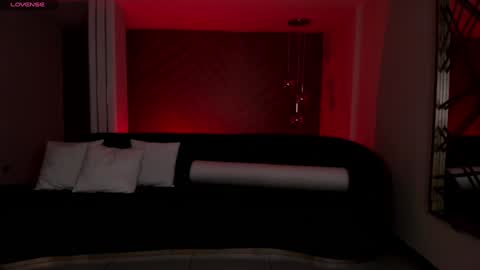 Snapshot of martinnabonnet chatting on 12.19.24 Martinna Bonnet online show from 12.19.24