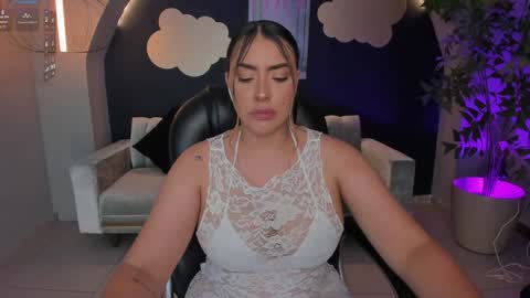 Snapshot of martinnabonnet chatting on 02.04.25 Martinna Bonnet online show from 02.04.25