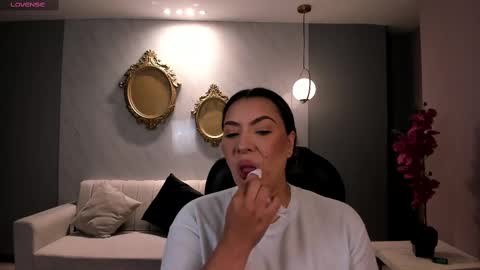 Snapshot of martinnabonnet chatting on 02.23.25 Martinna Bonnet online show from 02.23.25