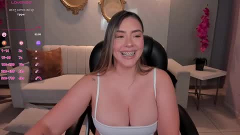 Snapshot of martinnabonnet chatting on 02.27.25 Martinna Bonnet online show from 02.27.25