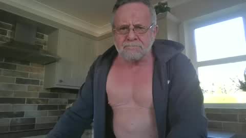 Snapshot of martinrgbxxxx chatting on 02.02.25 martinrgbxxxx online show from 02.02.25