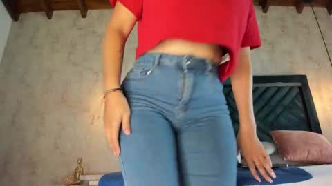 Snapshot of marttina_ruiz chatting on 10.04.25 Martina online show from 10.04.25