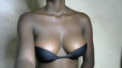 Snapshot of marvelous_pussy chatting on 06.25.26 sonia online show from 06.25.26