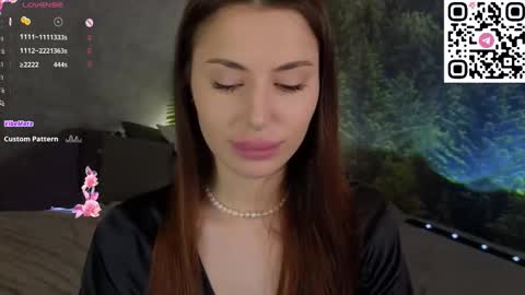 Mary  GMT 3 Mon Tue Wed Thu Fri 0300am - 0900am online show from 11.29.25